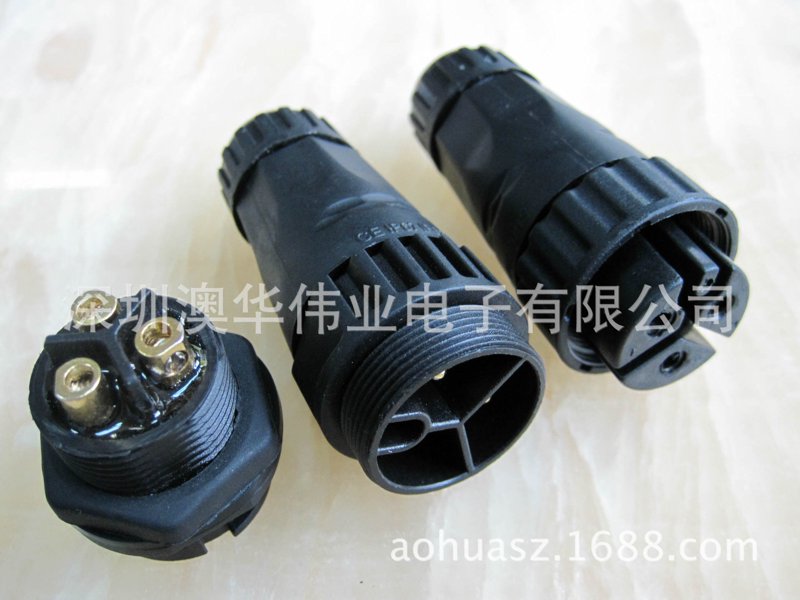 澳华伟业贸易：行业动态与市场洞察
